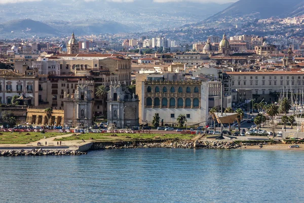 Palermo, Sicília, Itália. Vista para o mar — Fotografia de Stock