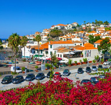 Madeira, Portekiz - 2 Mayıs 2016: Balıkçı köyü Camara de Lobos, Madeira, Portekiz.