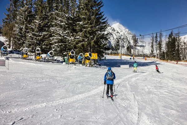 JASNA, SLOVAQUIE - 2 MAI 2016 : Station de ski d'hiver Jasna, Slovaquie — Photo