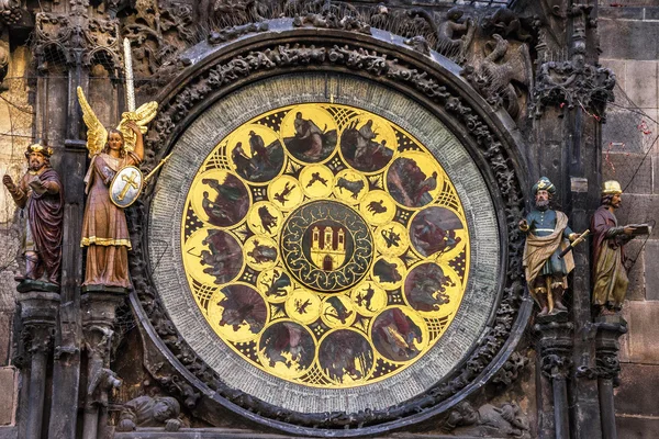 Praga. Reloj astronómico en el casco antiguo, República Checa . — Foto de Stock