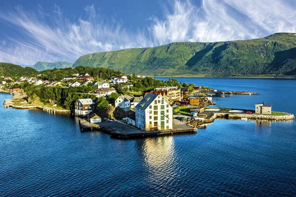 Alesund, Norveç. Deniz Manzaralı evlere adada, Norveç Stok Resim