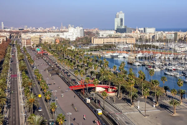 Barcelona, İspanya. City avenue panoramik. — Stok fotoğraf