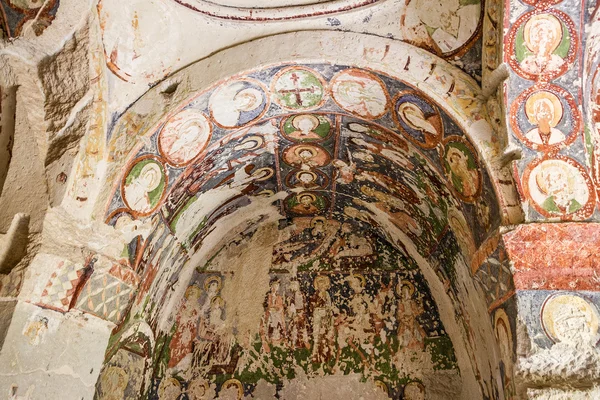 Kappadokie, Turecko - 4 května 2016: Freska v jeskyni pravoslavné církvi El Nazar, Kappadokie, Turecko — Stock fotografie