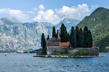 Deniz manzarası, manastır Adası Perast, Karadağ.