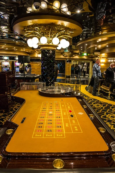 Lisboa, Portekiz - 4 Temmuz 2016: Oyun casino masa, Cruise liner Splendida, Msc iç — Stok fotoğraf