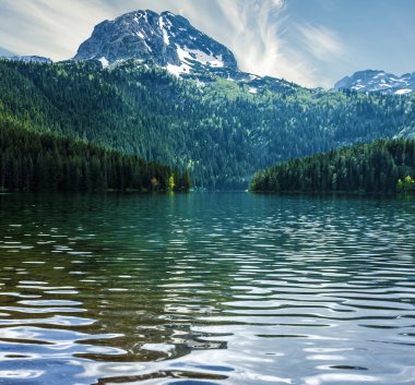 Doğal peyzaj. Dağ gölü, Karadağ, Durmitor Milli Parkı