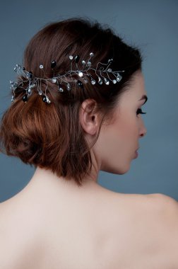 Gelin moda. Arkadan görüntüleyin. Straplez elbise.