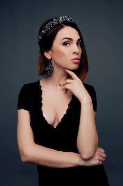 Seksi esmer giyen Yataklı Kraliyet Asası