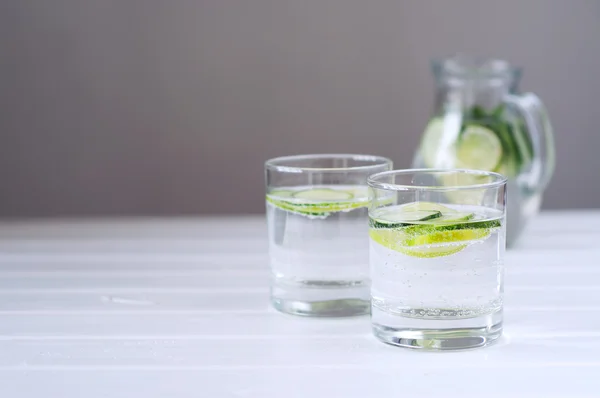 Sassy su. Taze yaz sezonu içki Detoks.