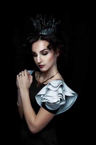 Studio portrait of enchanted queen — Stock Photo, Image