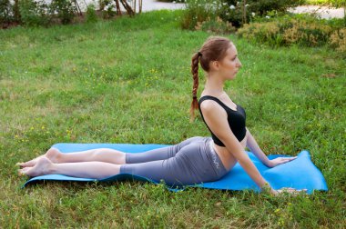 Sporcumuz yoga egzersizleri yapıyor