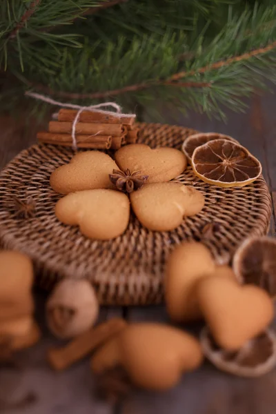 Galleta de pan corto con canela y especias de anís estrellado — Foto de Stock