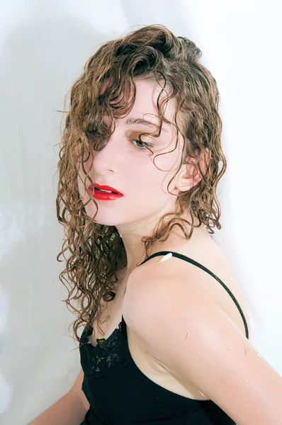 Ung sexig kvinna efter dusch i hennes badrum — Stockfoto