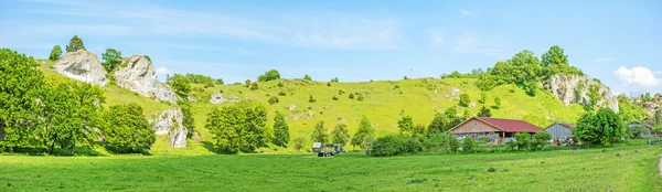 Farm at valley Eselsburger Tal panorama — Stock Photo, Image