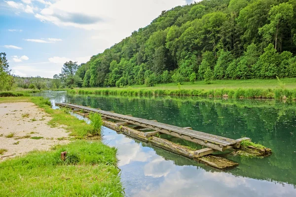 Rivier Brenz kano / peddelen pier - vallei Eselsburger Tal — Stockfoto