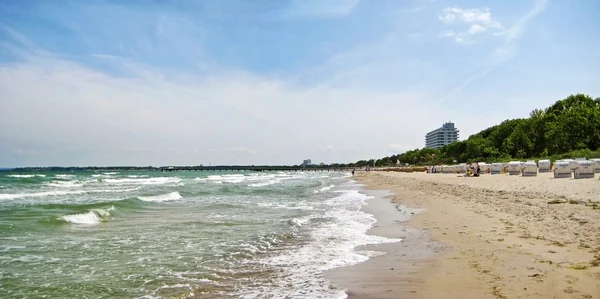 Panorama de la playa en Timmendorfer Strand, mar Báltico, Alemania — Foto de Stock