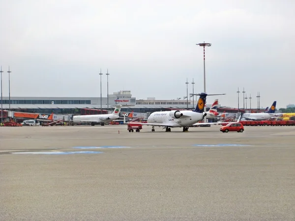 Аэропорт Гамбург, Германия — стоковое фото
