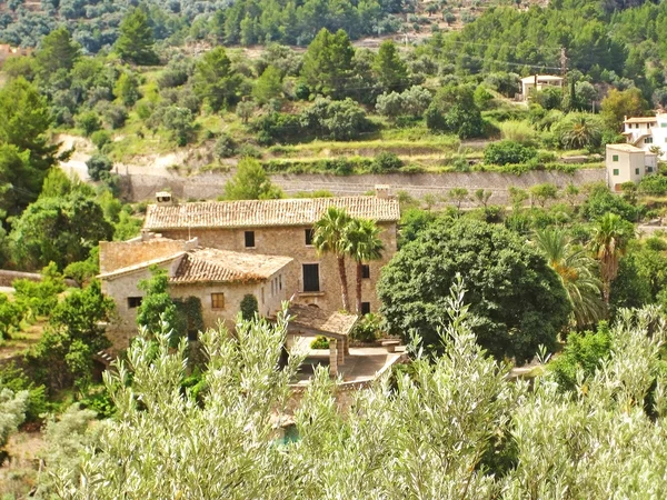 Finca in rural village, Sierra de Tramuntana, Majorca — Stock Photo, Image