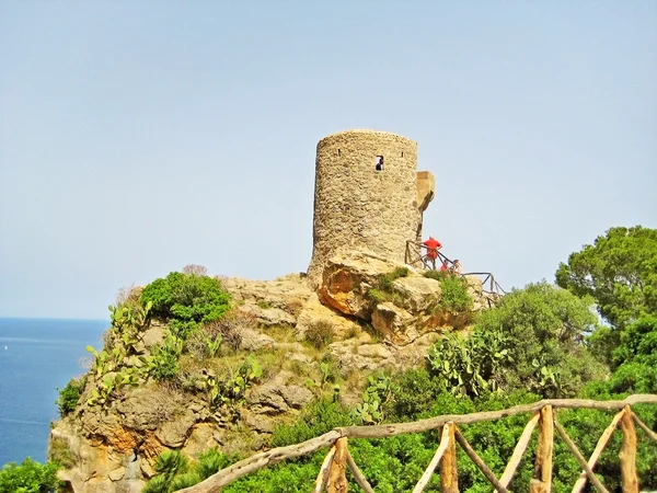 Titta på tornet Torre del Verger - nordvästra kusten på Mallorca — Stockfoto