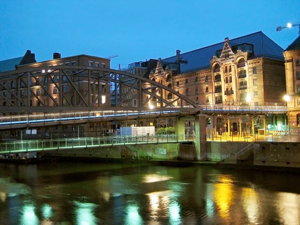 Hamburgo Alemania Mayo 2008 Canal Ciudad Hamburgo Llamado Speicherstadt Edificios — Foto de Stock