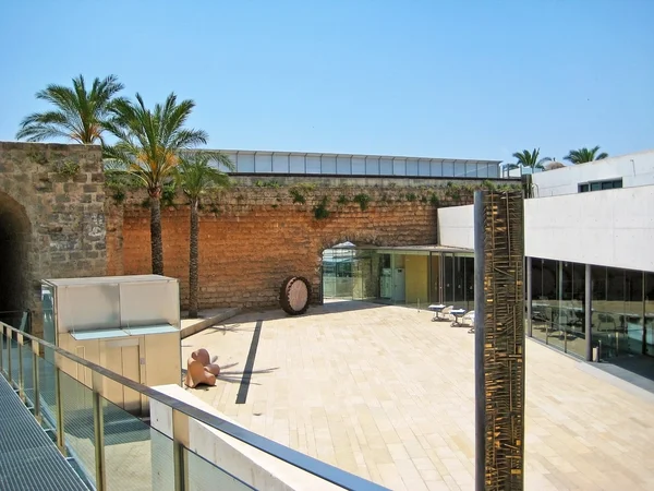 Patio in museum Es Baluard Museu d'Art moderne ik Contemporani de Palma — Stockfoto