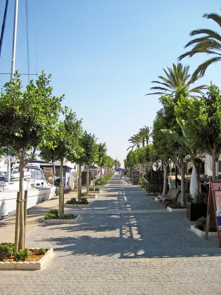 Passeio pelo porto de Alcudia, Maiorca — Fotografia de Stock