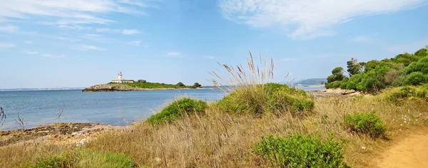 Illa Alcanada Med Fyr Panorama Nära Byn Urbanitzacio Gesa Halvön — Stockfoto