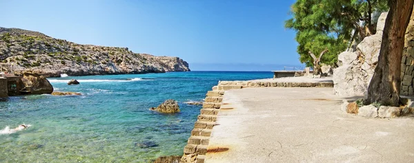 地中海沿岸，绿松石水 — 图库照片
