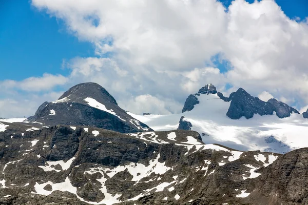 Hogere Gjaidstein, hogere Dachstein en lagere Dachtein, Dachstein bergen — Stockfoto