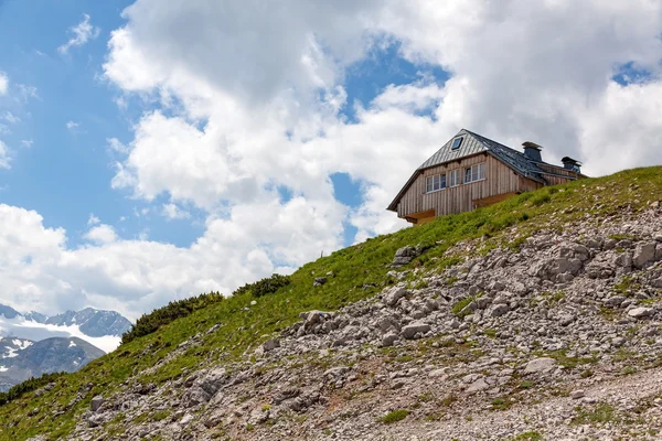 House in the mountains — Stock Photo, Image