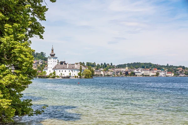 Hrad Ort, Gmunden, pohled z hráze — Stock fotografie