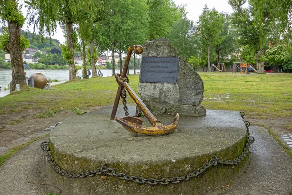 Passau memorial at Dreifluesseeck — Stock Photo, Image