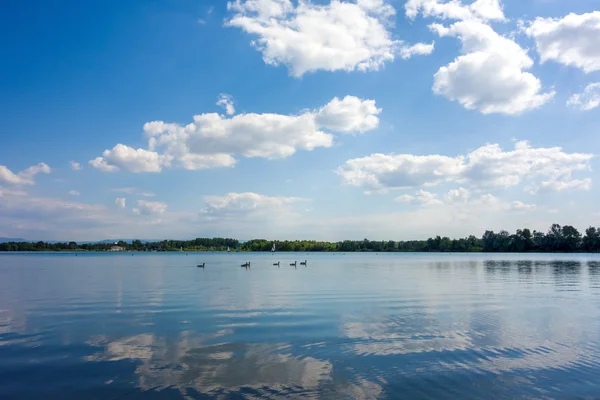 Tyrkysové jezero — Stock fotografie