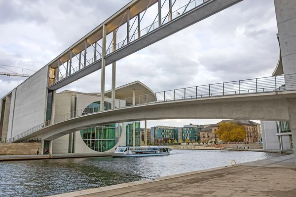 Anlegestelle Paul-Loebe-Haus / Reichstag, Berlin — Stockfoto