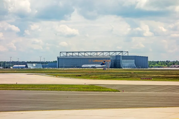 Hangar Lufthansa Technik —  Fotos de Stock