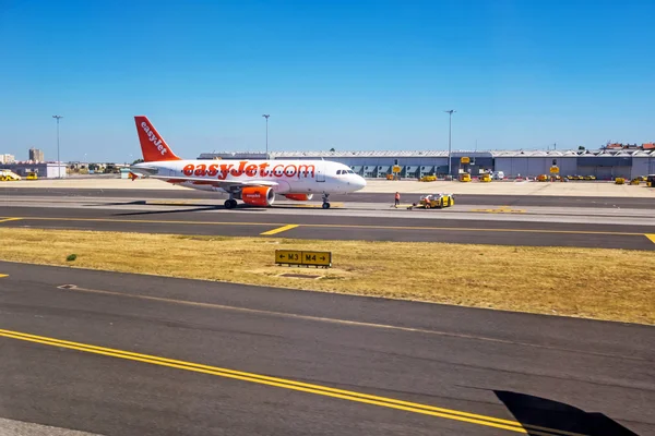 Lotnisko Lizbona - Airbus A318 — Zdjęcie stockowe