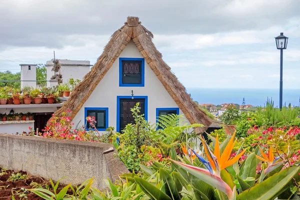 Typical triangular house, Madeira — Stock Photo, Image