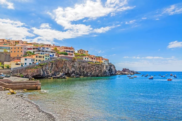 Camara de Lobos haven, Madeira met vissersboten — Stockfoto