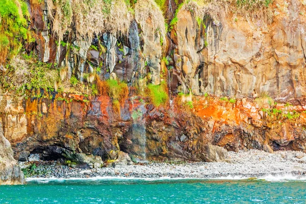 Colorful rocky cliff coast of Madeira — Stock Photo, Image