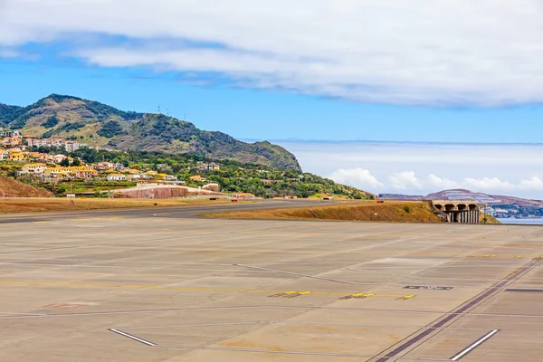 Madeira Airport runway — Stock Photo, Image