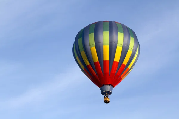 Bir sıcak hava balonu — Stok fotoğraf