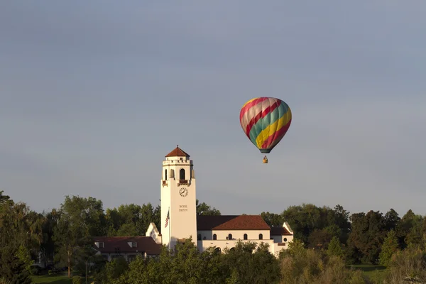 Boise Depot and Hot Air Balloon ロイヤリティフリーのストック画像
