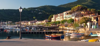Bir Marciana Marina Liman Panoraması
