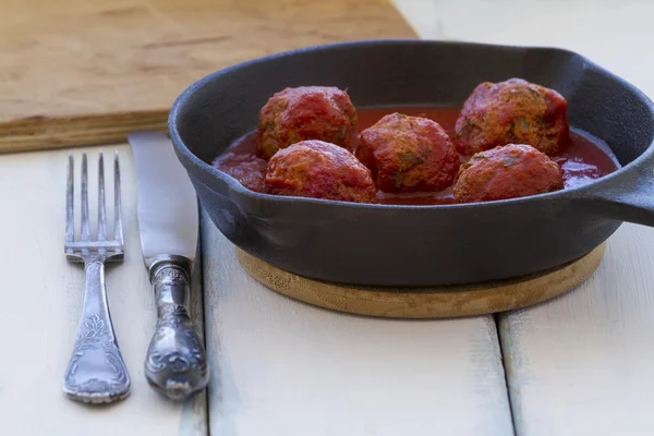 Homemade meatballs in tomato sauce — Stock Photo, Image