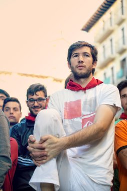 Pamplona Navarra İspanya 12 Temmuz 2015 S Firmino fiesta genç bir anne