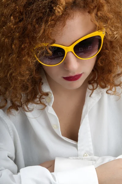 Chica pelirroja con gafas —  Fotos de Stock