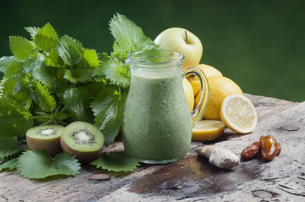 bir vejetaryen diyet sallamak ısırgan için içki Detoks