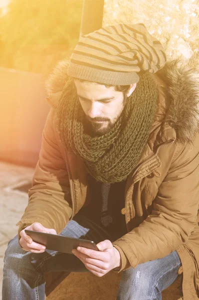 Bir tablet instagram filtre uygulanmış dışında okuma