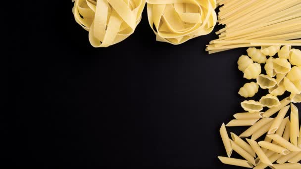 Time-lapse van ruwe pasta — Stockvideo