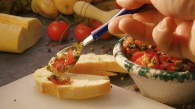 Baharat İtalyan domates bruschetta